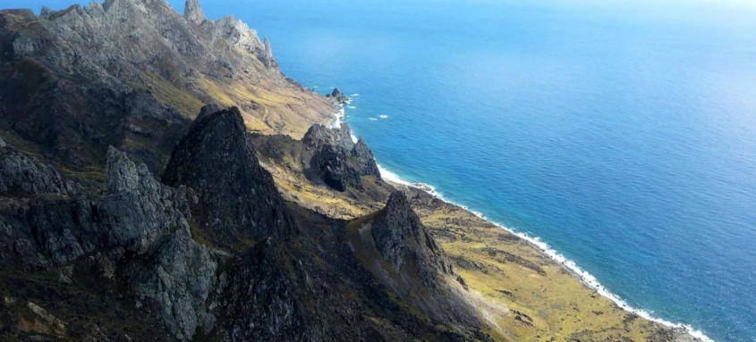 Ilha fica no Espírito Santo, e material é oriundo de redes de pesca
- Foto: Marinha do Brasil/Divulgação Ilha fica no Espírito Santo, e material é oriundo de redes de pesca