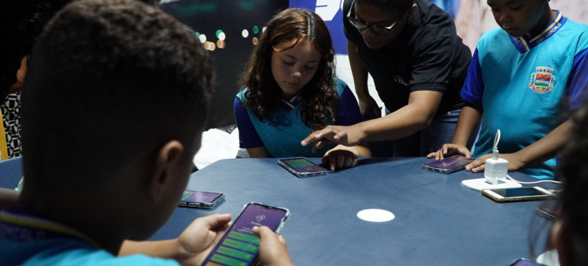 Projeto já funciona desde o ano passado na escola onde o jogador estudou e, agora, a parceria está se expandindo - Foto: Renan Otto/Divulgação Projeto já funciona desde o ano passado na escola onde o jogador estudou e, agora, a parceria está se expandindo