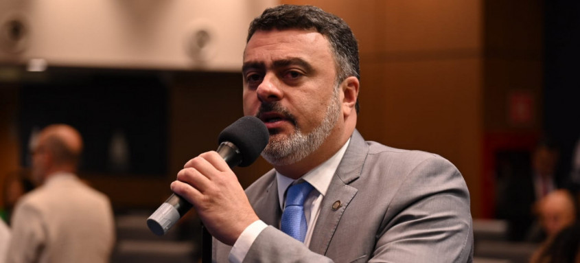 Deputado estadual Vitor Junior (PDT) solicitou à Justiça o bloqueio dos perfis das influencers Nancy Gonçalves e Kerollen Cunha - Foto: Divulgação Deputado estadual Vitor Junior (PDT) solicitou à Justiça o bloqueio dos perfis das influencers Nancy Gonçalves e Kerollen Cunha