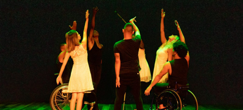 Grupo Inclusivo de Dança Expressar tem foco na acessibilidade, misturando dança e inclusão com sete bailarinos - Foto: Divulgação Grupo Inclusivo de Dança Expressar tem foco na acessibilidade, misturando dança e inclusão com sete bailarinos