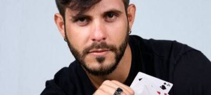 O mágico e humorista Caio Martins, nesta sexta, em São Gonçalo