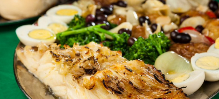 Bacalhau ao Brás com batatas ao murro, pedida do Cantinho das Concertinas - Foto: Márcio Reis /Divulgação Bacalhau ao Brás com batatas ao murro, pedida do Cantinho das Concertinas
