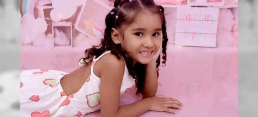 A menina Eloah Passos da Silva, de 5 anos, morreu enquanto brincava no quarto de casa no Morro do Dendê, zona norte do Rio - Foto: Reprodução A menina Eloah Passos da Silva, de 5 anos, morreu enquanto brincava no quarto de casa no Morro do Dendê, zona norte do Rio