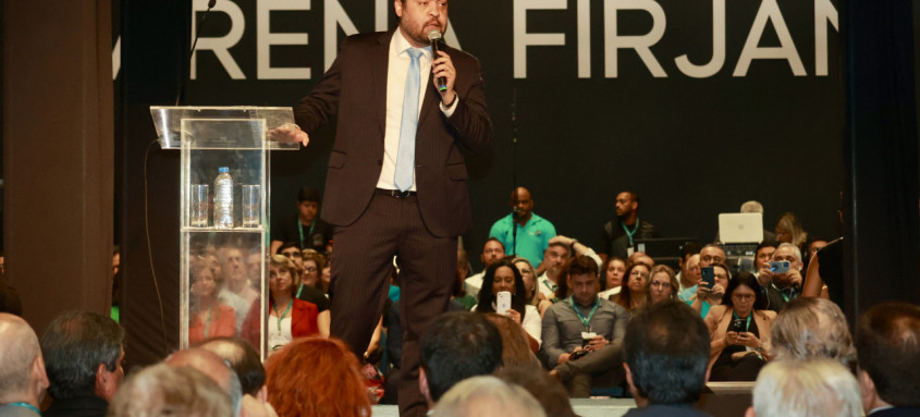 Governador Cláudio Castro apresentou o novo programa estadual de Habitação na feira Rio Construção Summit