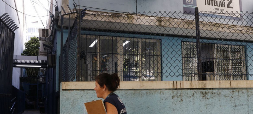 Rio de Janeiro (RJ), 13/09/2023 - Fachada do Conselho Tutelar, que terá eleições em 1º de outubro outubro, em Laranjeiras. Foto: Fernando Frazão/Agência Brasil - Foto: Fernando Frazão/Agência Brasil Rio de Janeiro (RJ), 13/09/2023 - Fachada do Conselho Tutelar, que terá eleições em 1º de outubro outubro, em Laranjeiras. Foto: Fernando Frazão/Agência Brasil