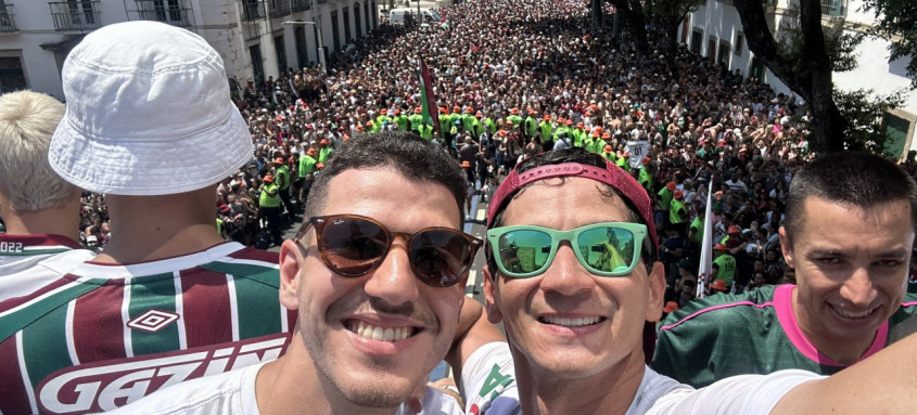 Jogadores como Nino e Paulo Henrique Ganso participaram da festa tricolor no Centro do Rio pela conquista da Libertadores