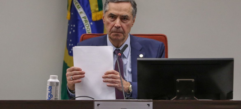 Ministro acompanhou implantação do sistema na UERJ, onde é professor
- Foto: José Cruz/Agência Brasil Ministro acompanhou implantação do sistema na UERJ, onde é professor