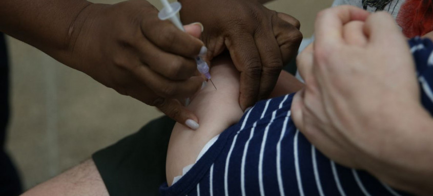 Vacinas estão disponíveis no SUS e setor privado
