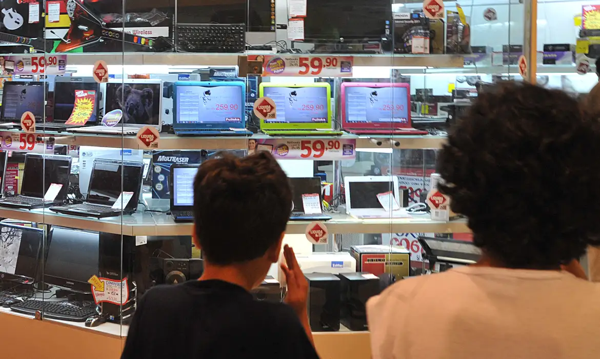 Black Friday 2023 começa na próxima sexta-feira e o comércio mostra otimismo com as vendas - Foto: Divulgação / Agência Brasil Black Friday 2023 começa na próxima sexta-feira e o comércio mostra otimismo com as vendas