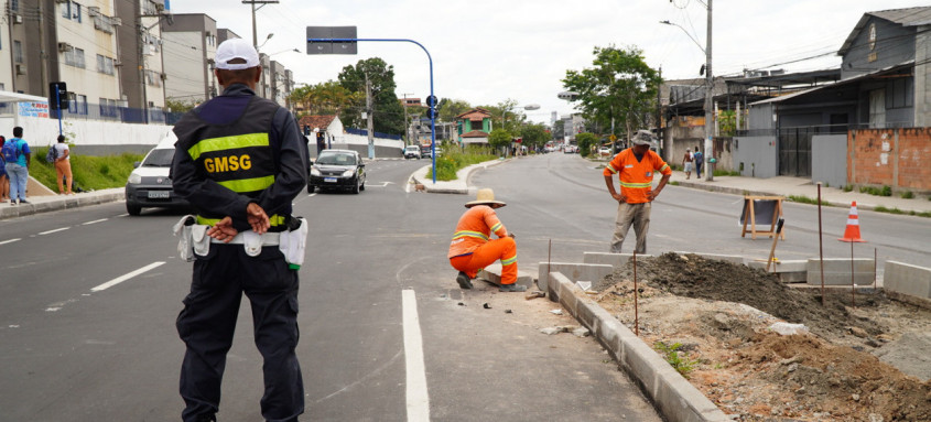 Mudança é feita para melhorar o fluxo de veículos e evitar acidentes
- Foto: Renan Otto / Prefeitura de São Gonçao Mudança é feita para melhorar o fluxo de veículos e evitar acidentes