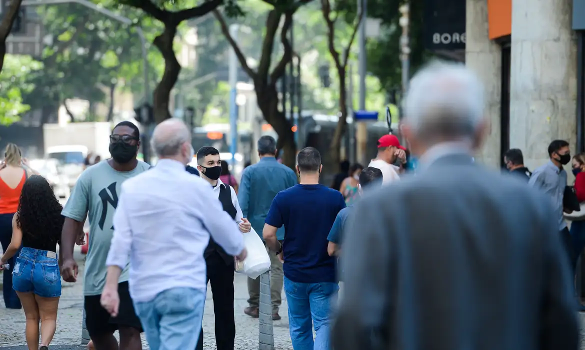 Dado que projeta a longevidade dos brasileiros teve uma recuperação parcial no ano passado após dois anos seguidos de quedas em 2021 e 2020 Tomaz Silva / Agência Brasil