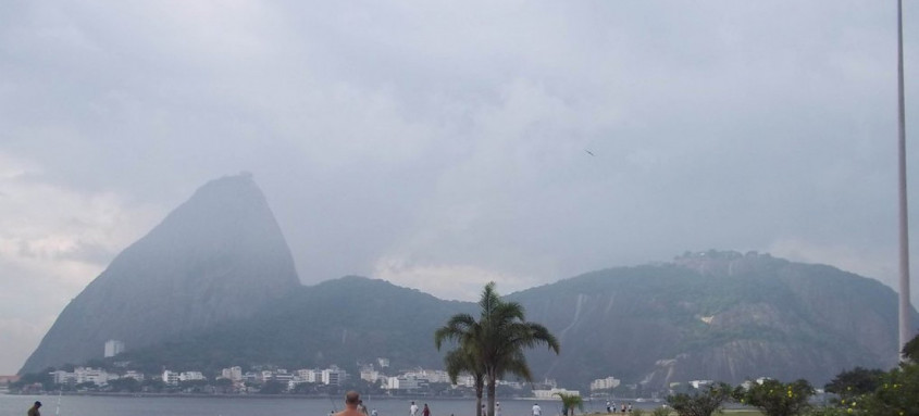 As temperaturas continuarão subindo na quinta (7) e os termômetros devem marcar entre 38°C e 22°C. Com ventos moderados, a previsão também é de tempo instável.
- Foto: Leonardo Lucena As temperaturas continuarão subindo na quinta (7) e os termômetros devem marcar entre 38°C e 22°C. Com ventos moderados, a previsão também é de tempo instável.