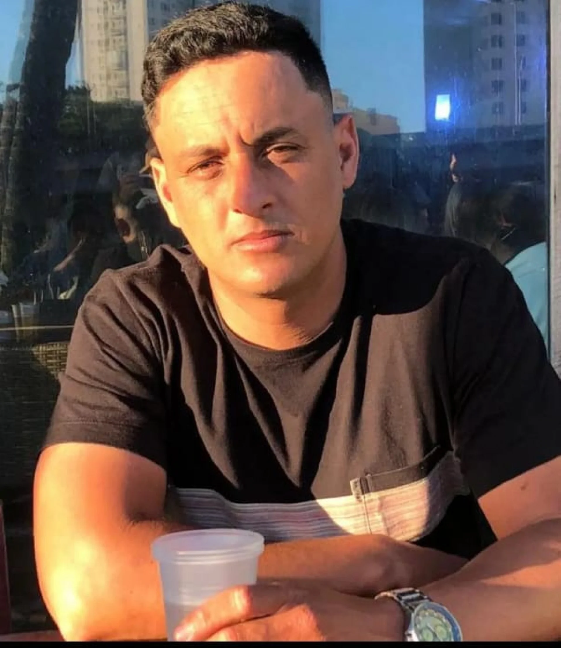 Motociclista de aplicativo de transposrtes Rodrigo Cesário Rangel, de 34 anos, está sumido há 3 dias, após sair de casa, em Jacarepaguá, na Zona Oeste, para atender corridas na região
- Foto: reprodução Motociclista de aplicativo de transposrtes Rodrigo Cesário Rangel, de 34 anos, está sumido há 3 dias, após sair de casa, em Jacarepaguá, na Zona Oeste, para atender corridas na região