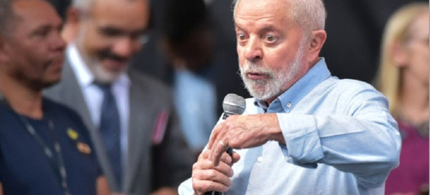 Estudos permitem observar com clareza um viés negativo para o governo nas curvas de avaliação; na imagem, Lula no Natal dos Catadores, em Brasília - Foto: Mateus Mello / Poder360 Estudos permitem observar com clareza um viés negativo para o governo nas curvas de avaliação; na imagem, Lula no Natal dos Catadores, em Brasília