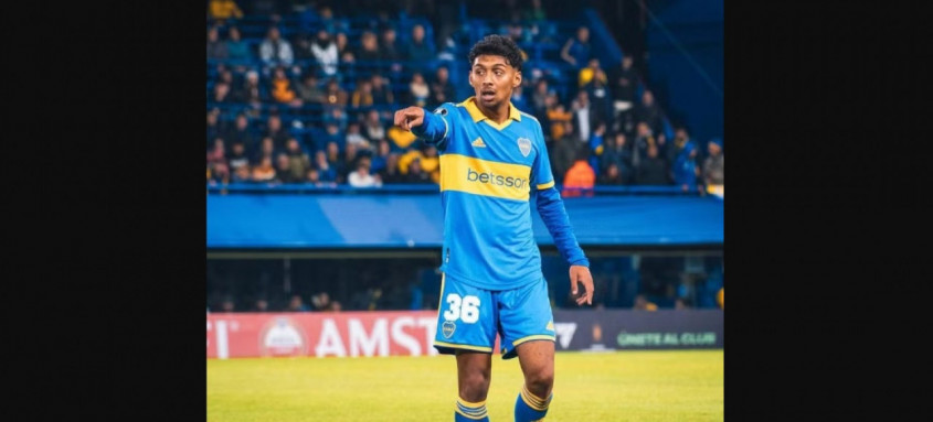 Cristian Medina em campo pelo Boca
