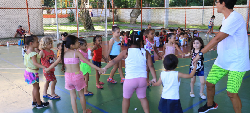 Colônias de férias da Prefeitura atendem crianças e adolescentes de várias regiões.
