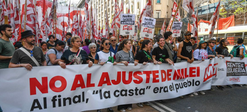 Paralisação é contra medidas do presidente Javier Milei
