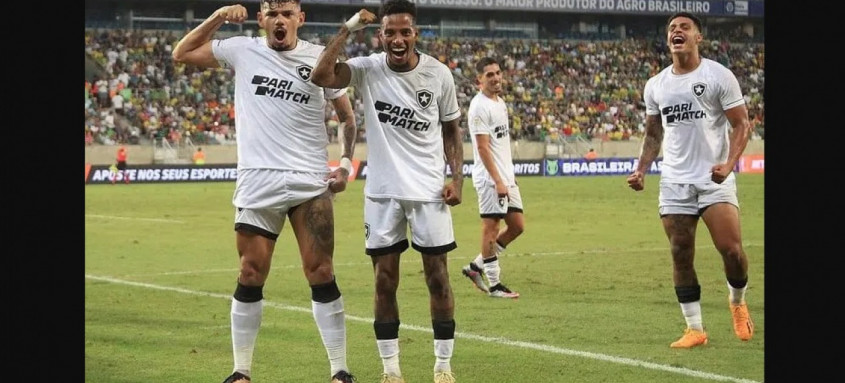 Tiquinho Soares esteve na mira do Grêmio na janela de transferências do início do ano
- Foto: Vitor Silva/Botafogo Tiquinho Soares esteve na mira do Grêmio na janela de transferências do início do ano