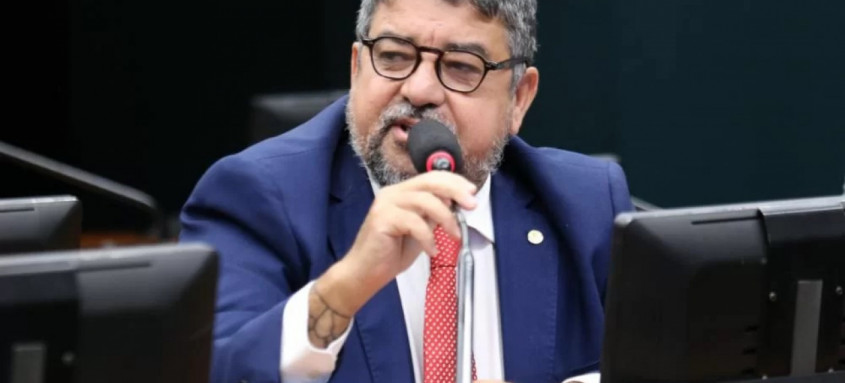 Pelo menos três alvos da Operação Salus da Polícia Federal, que investigou desvios na Saúde de Maricá, foram indicados por Washington Quaquá
- Foto: Billy Boss / Câmara dos Deputados Pelo menos três alvos da Operação Salus da Polícia Federal, que investigou desvios na Saúde de Maricá, foram indicados por Washington Quaquá