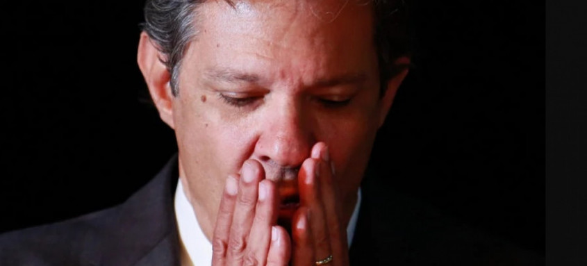 O ministro da Fazenda, Fernando Haddad, disse em 2023 que a taxa Selic elevada aumenta o deficit fiscal - Foto: Sérgio Lima/Poder360 O ministro da Fazenda, Fernando Haddad, disse em 2023 que a taxa Selic elevada aumenta o deficit fiscal