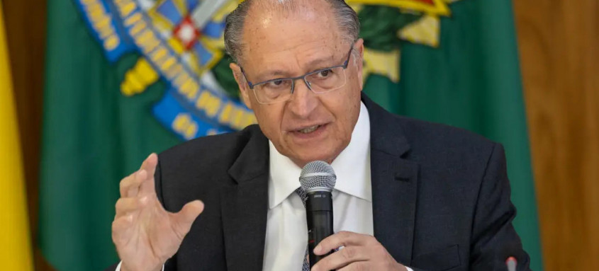 Segundo a assessoria do vice-presidente, Geraldo Alckmin tem sintomas leves da covid-19 e passa bem