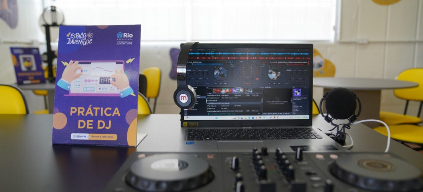 Serão oferecidos cursos de Mídias Digitais, Robótica e DJ, entre outros - Foto: João Matheus/Prefeitura do Rio Serão oferecidos cursos de Mídias Digitais, Robótica e DJ, entre outros