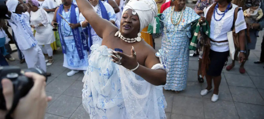 Grupo Afoxé Filhos de Gandhi é presença constante nos desfiles de carnaval do Rio de Janeiro