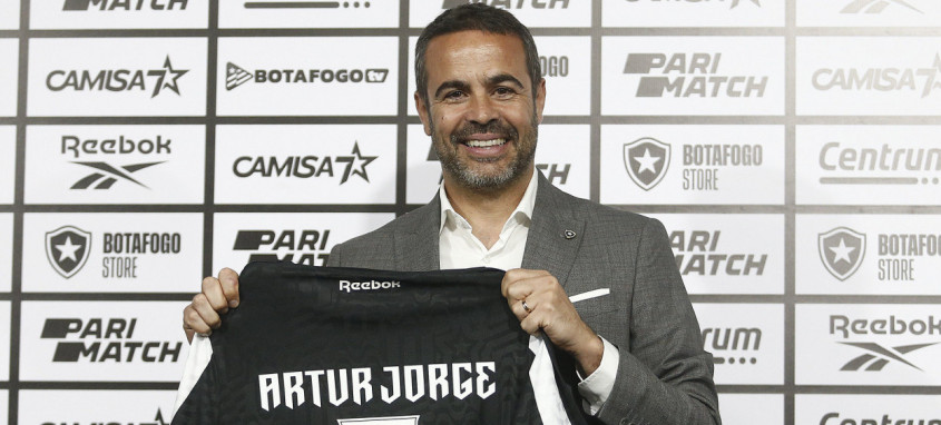 Estreia de Artur Jorge no comando do Botafogo será na quinta-feira, em Quito, pela Libertadores