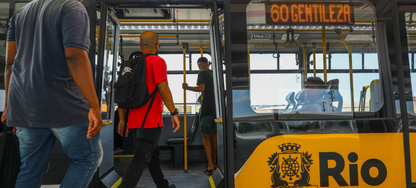 A linha 60 terá seu horário estendido para funcionar das 4h à meia-noite - Foto: Rafael Catarcione/Prefeitura do Rio A linha 60 terá seu horário estendido para funcionar das 4h à meia-noite