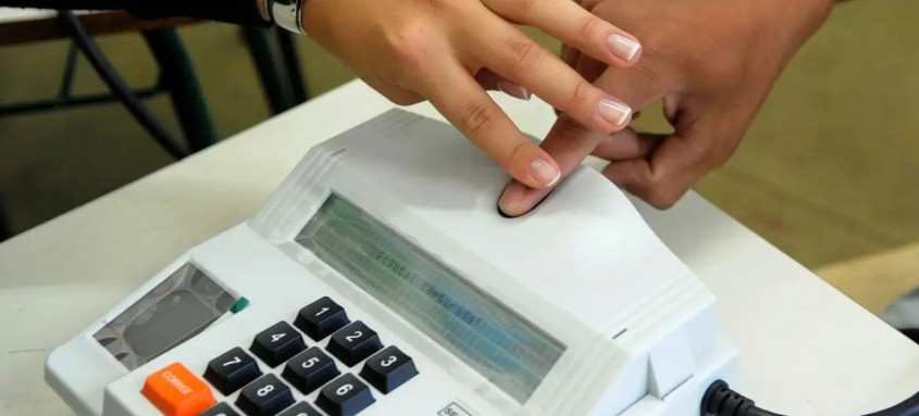 Eleitores sem biometria cadastrada têm até esta segunda-feira para acessar os serviços da Justiça Eleitoral pela internet