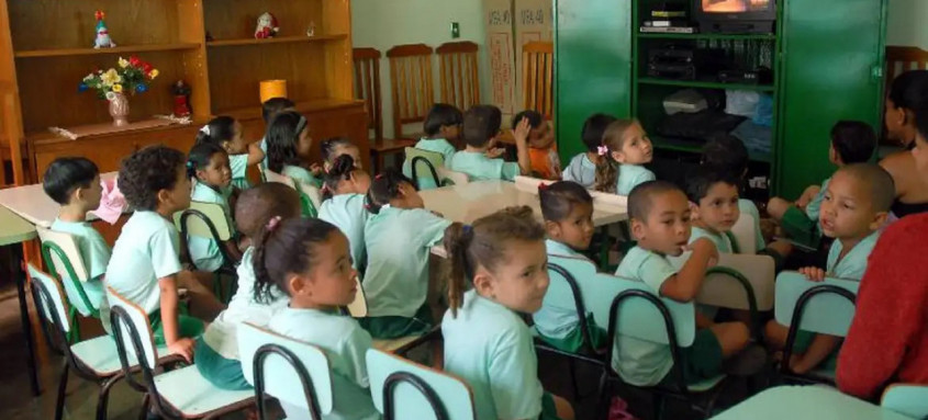 No Brasil, 2,3 milhões de crianças de até 3 anos de idade não frequentam creches por alguma dificuldade de acesso ao serviço - Foto: Divulgação/Agência Brasil No Brasil, 2,3 milhões de crianças de até 3 anos de idade não frequentam creches por alguma dificuldade de acesso ao serviço