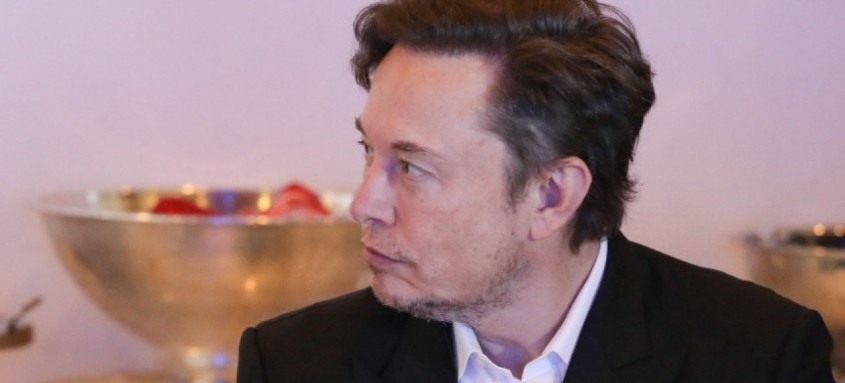 Empresário Elon Musk, dono da rede social X, criticou o ministro Alexandre de Moraes em postagens publicadas na plataforma