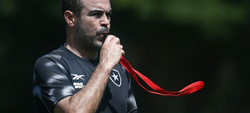 Treinador português Artur Jorge inicia hoje sua trajetória no Botafogo