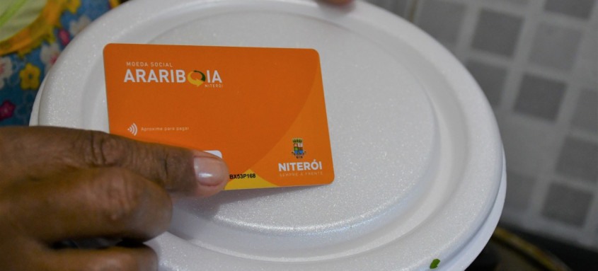 Criado há dois anos, o Moeda Social Arariboia tem investimento mensal por parte da Prefeitura de Niterói de R$ 16,5 milhões - Foto: Divulgação Criado há dois anos, o Moeda Social Arariboia tem investimento mensal por parte da Prefeitura de Niterói de R$ 16,5 milhões