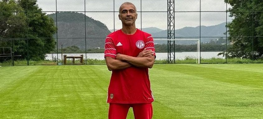 Presidente do América, Romário disputará a segunda divisão do Carioca pelo clube