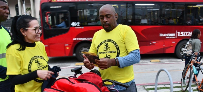 Campanha do Maio Amarelo busca chamar a atenção de motoristas, motociclistas, ciclistas, pedestres e profissionais do volante