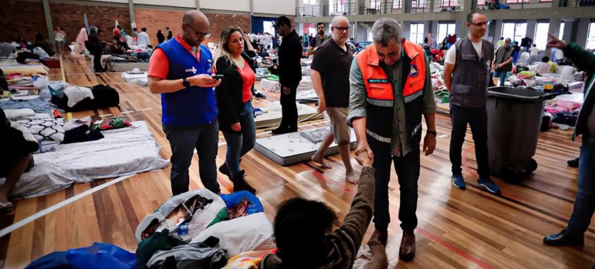 Boletim da Defesa Civil aponta que 337.116 pessoas estão desalojadas em todo o estado do Rio Grande do Sul - Foto: Cesar Lopes/PMPA Boletim da Defesa Civil aponta que 337.116 pessoas estão desalojadas em todo o estado do Rio Grande do Sul