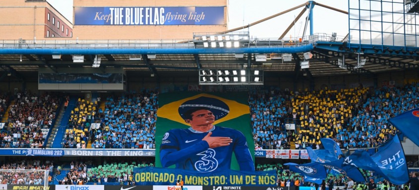 Thiago Silva foi homenageado pela torcida do Chelsea em sua despedida do clube inglês - Foto: Divulgação/Chelsea Thiago Silva foi homenageado pela torcida do Chelsea em sua despedida do clube inglês