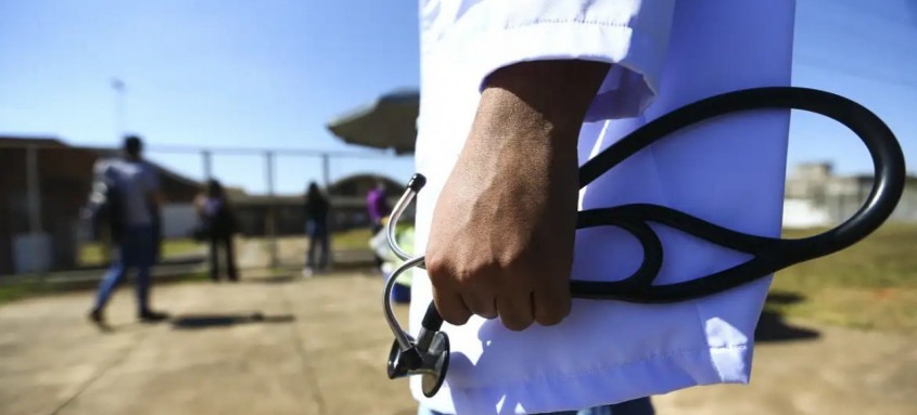 Nos últimos meses, tem aumentado o número de queixas de consumidores sobre o cancelamento unilateral de planos de saúde - Foto: Marcelo Camargo/Agência Brasil Nos últimos meses, tem aumentado o número de queixas de consumidores sobre o cancelamento unilateral de planos de saúde