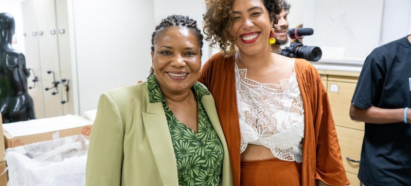 Talíria Petrone (PSOL/RJ) esteve na inauguração de mostra ao lado da ministra Margareth Menezes - Foto: Joy Dornelles/Divulgação Talíria Petrone (PSOL/RJ) esteve na inauguração de mostra ao lado da ministra Margareth Menezes
