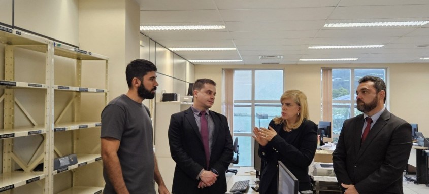 Foram observados pela comissão acúmulo de grande quantidade de processos, carência de servidores, falta de juiz titular e procedimentos parados - Foto: Divulgação Foram observados pela comissão acúmulo de grande quantidade de processos, carência de servidores, falta de juiz titular e procedimentos parados