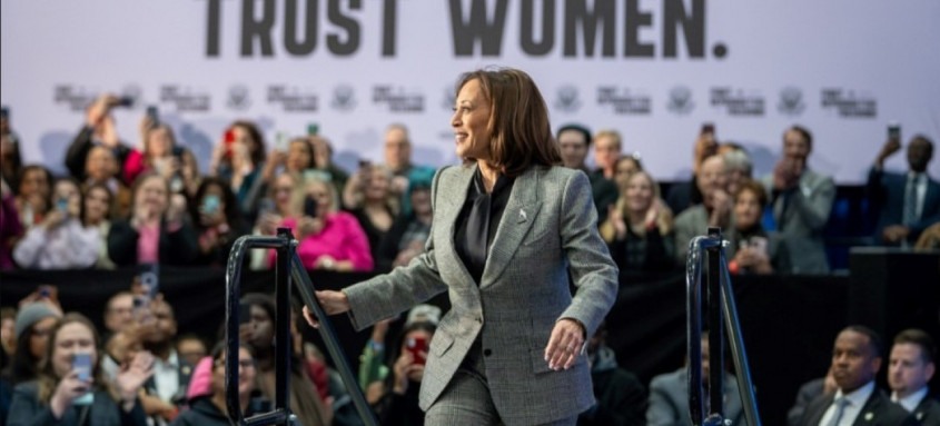Kamala Harris tem o apoio do presidente dos EUA, Joe Biden, para concorrer à Casa Branca pelo Partido Democrata - Foto: Divulgação Kamala Harris tem o apoio do presidente dos EUA, Joe Biden, para concorrer à Casa Branca pelo Partido Democrata