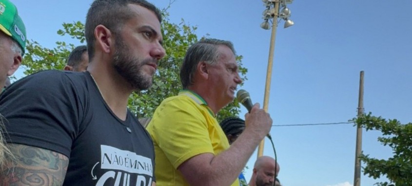Deputado federal Carlos Jordy e ex-presidente Jair Bolsonaro realizaram ato em Icaraí