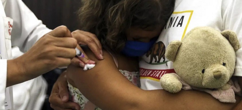 Vírus sincicial respiratório (VSR) se mantém como a principal causa de internação e óbitos em crianças pequenas - Foto: Tânia Rêgo/Agência Brasil Vírus sincicial respiratório (VSR) se mantém como a principal causa de internação e óbitos em crianças pequenas