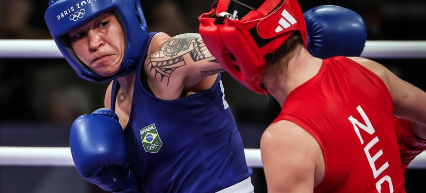 Bia Ferreira venceu a holandesa Chelsey Heijnen e garantiu uma medalha para o Brasil - Foto: Gaspar Nóbrega/COB Bia Ferreira venceu a holandesa Chelsey Heijnen e garantiu uma medalha para o Brasil