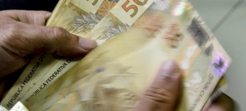 Receita Federal vai desembolsar R$ 8,5 bilhões a 6.091.572 contribuintes
- Foto: Marcello Casal Jr./Agência Brasil Receita Federal vai desembolsar R$ 8,5 bilhões a 6.091.572 contribuintes