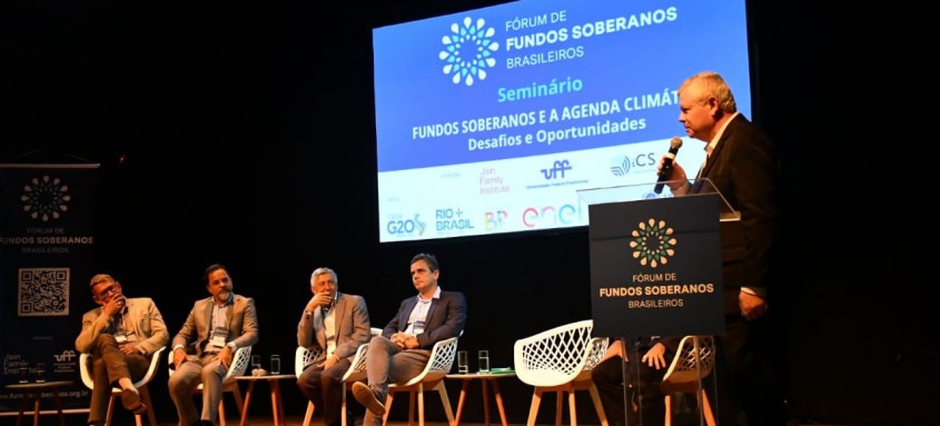 Prefeito de Niterói, Axel Grael, esteve na abertura do seminário e falou sobre a experiência do Fundo de Equalização da Receita (FER) - Foto: Bruno Eduardo Alves/Divulgação Prefeito de Niterói, Axel Grael, esteve na abertura do seminário e falou sobre a experiência do Fundo de Equalização da Receita (FER)
