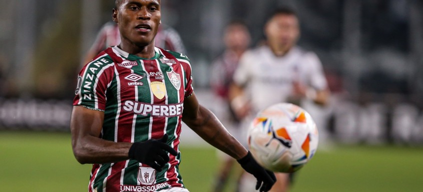 Atacante Jhon Arias, de 26 anos, é um dos principais jogadores do elenco do Fluminense - Foto: Marcelo Gonçalves/Fluminense Atacante Jhon Arias, de 26 anos, é um dos principais jogadores do elenco do Fluminense