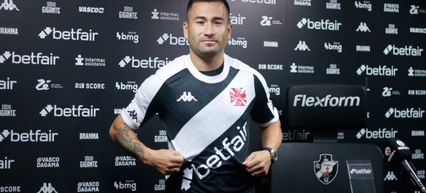 Atacante chileno Jean David chega ao Vasco mirando na conquista de títulos - Foto: Matheus Lima/Vasco Atacante chileno Jean David chega ao Vasco mirando na conquista de títulos