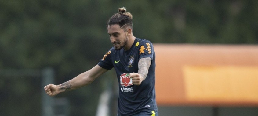 Lateral-esquerdo Alex Telles defendeu a seleção brasileira na última Copa do Mundo, em 2022 - Foto: Lucas Figueiredo/CBF Lateral-esquerdo Alex Telles defendeu a seleção brasileira na última Copa do Mundo, em 2022